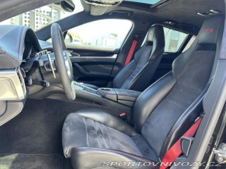 Porsche Panamera GTS 2012