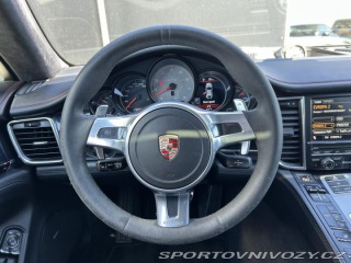 Porsche Panamera GTS 2012