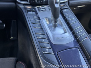 Porsche Panamera GTS 2012