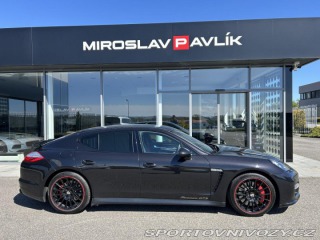 Porsche Panamera GTS 2012