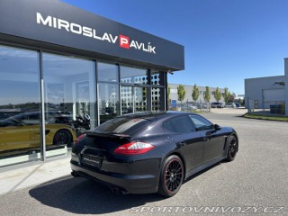 Porsche Panamera GTS 2012