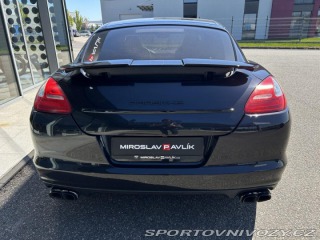 Porsche Panamera GTS 2012