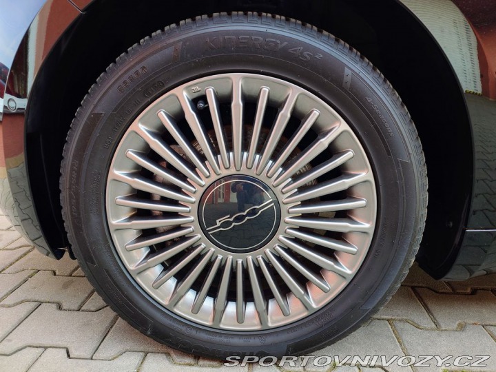 Fiat 500 42 kWh 87kW 2023