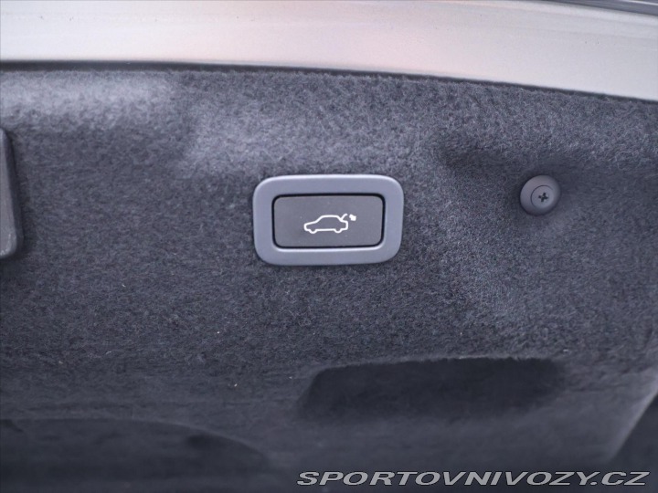 Jaguar XE 2,0 P300 221kW R-Dynamic 2020