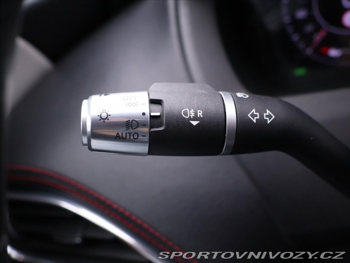 Jaguar XE 2,0 P300 221kW R-Dynamic 2020