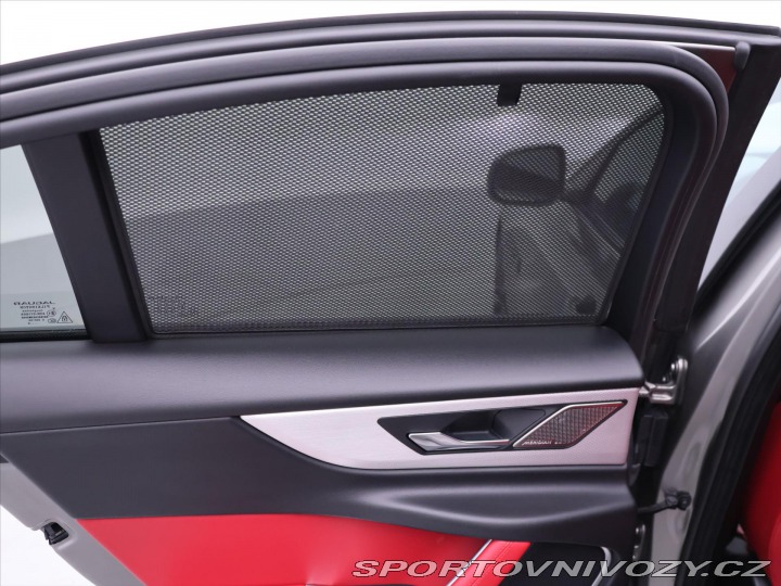 Jaguar XE 2,0 P300 221kW R-Dynamic 2020