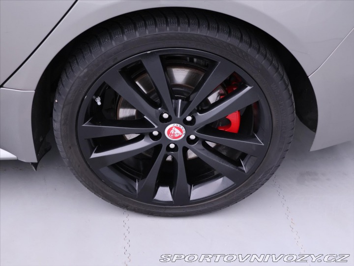 Jaguar XE 2,0 P300 221kW R-Dynamic 2020