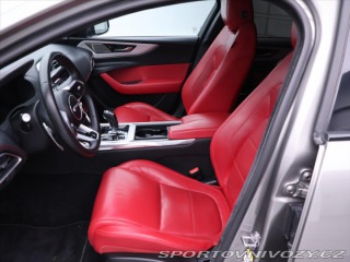 Jaguar XE 2,0 P300 221kW R-Dynamic 2020