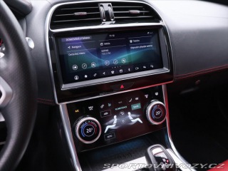 Jaguar XE 2,0 P300 221kW R-Dynamic 2020