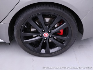 Jaguar XE 2,0 P300 221kW R-Dynamic 2020