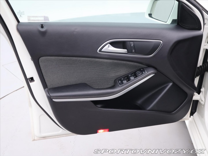 Mercedes-Benz A 1,6 200i 115kW Klima Kůže 2014