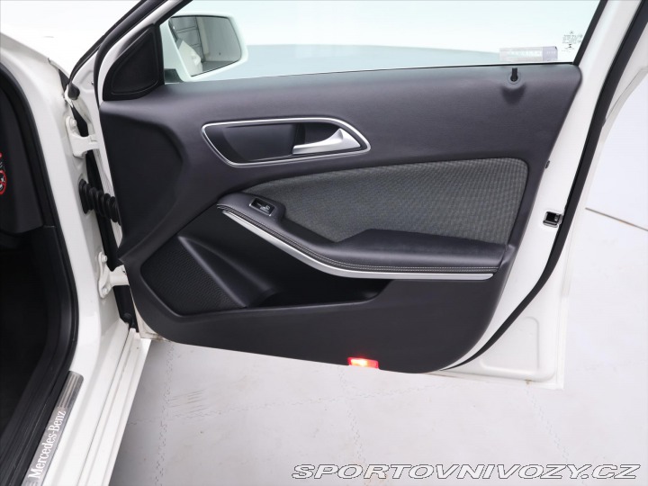 Mercedes-Benz A 1,6 200i 115kW Klima Kůže 2014