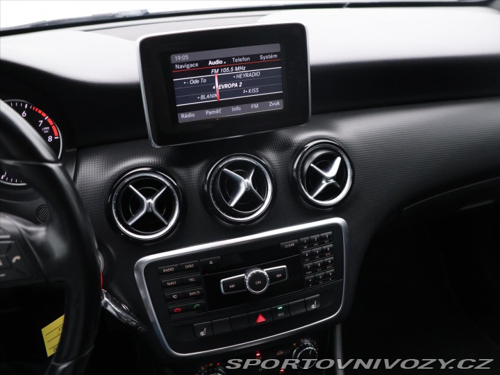 Mercedes-Benz A 1,6 200i 115kW Klima Kůže 2014