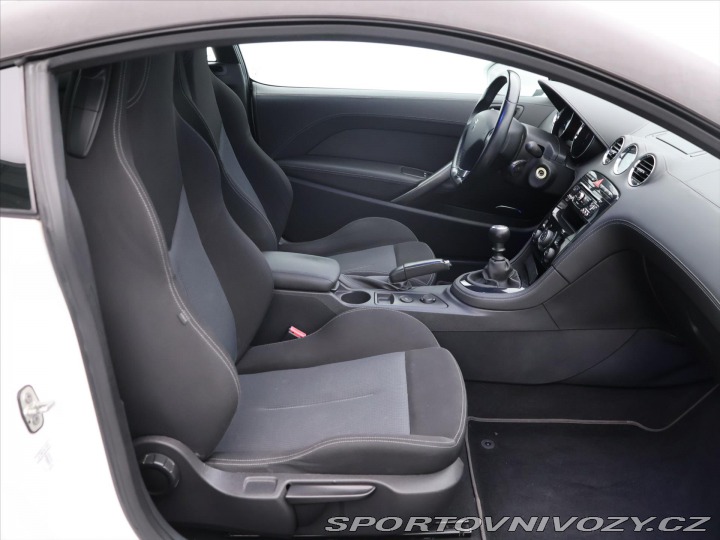 Peugeot RCZ 1,6 16V 147kW Allure Navi 2013
