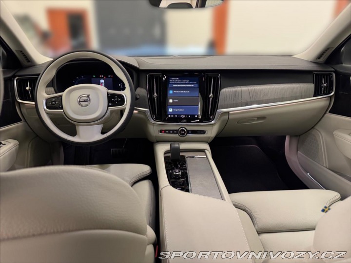 Volvo V90 2,0 B4 AWD Cross Country 2024