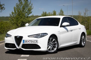 Alfa Romeo Giulia 2.2 Q4 A/T VELOCE / AJ N