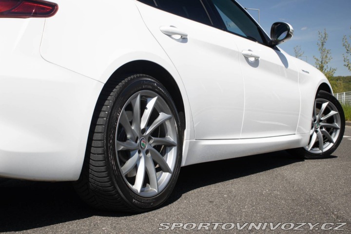 Alfa Romeo Giulia 2.2 Q4 A/T VELOCE / AJ N 2017