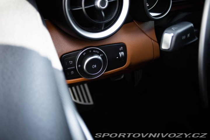 Alfa Romeo Giulia 2.2 Q4 A/T VELOCE / AJ N 2017