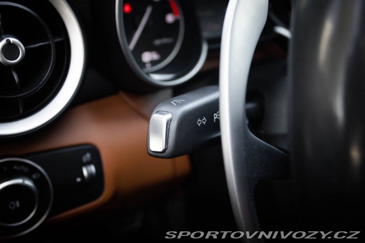 Alfa Romeo Giulia 2.2 Q4 A/T VELOCE / AJ N 2017