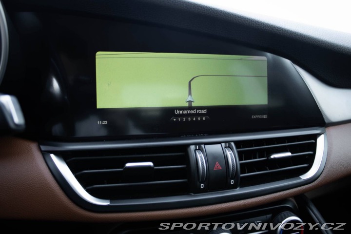 Alfa Romeo Giulia 2.2 Q4 A/T VELOCE / AJ N 2017