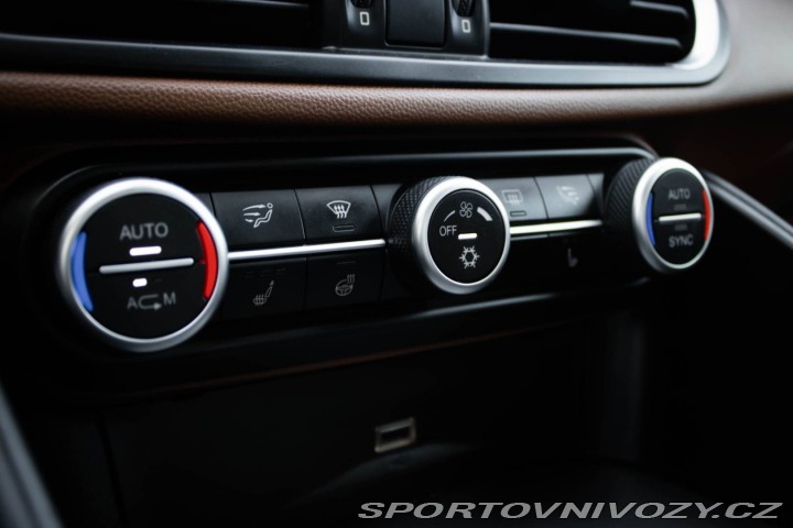 Alfa Romeo Giulia 2.2 Q4 A/T VELOCE / AJ N 2017