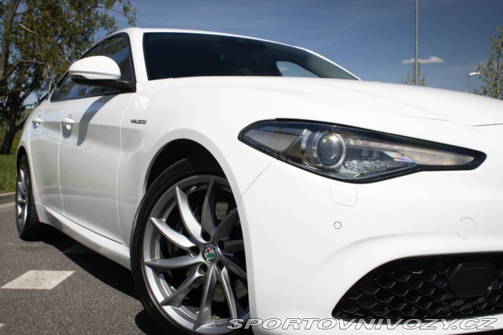 Alfa Romeo Giulia 2.2 Q4 A/T VELOCE / AJ N 2017