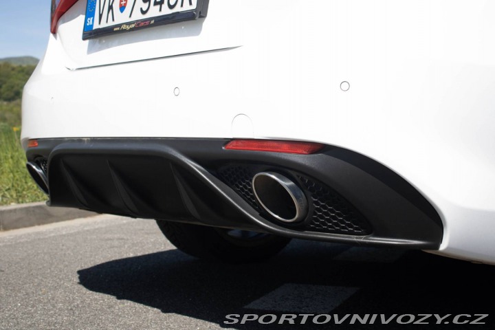 Alfa Romeo Giulia 2.2 Q4 A/T VELOCE / AJ N 2017