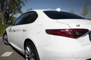 Alfa Romeo Giulia 2.2 Q4 A/T VELOCE / AJ N 2017