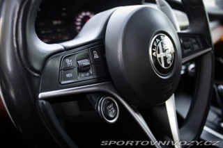 Alfa Romeo Giulia 2.2 Q4 A/T VELOCE / AJ N 2017