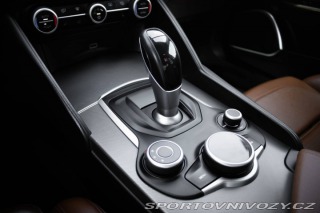 Alfa Romeo Giulia 2.2 Q4 A/T VELOCE / AJ N 2017