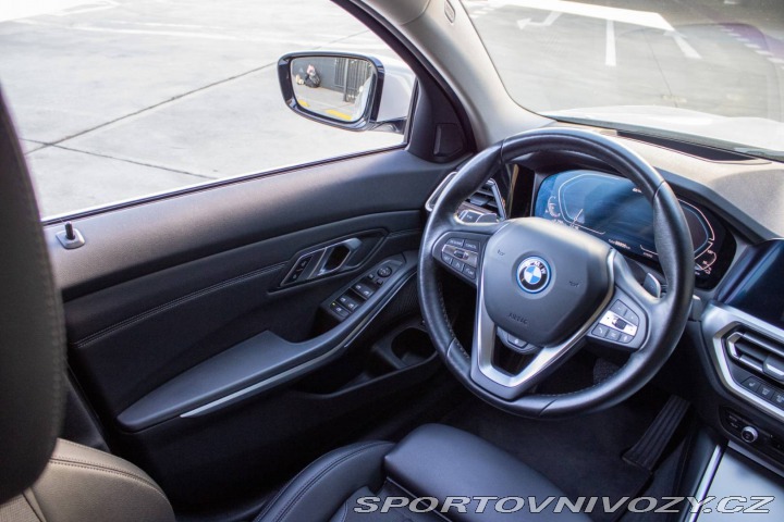 BMW 3 330e ZF8 xDrive /AJ NA S 2021
