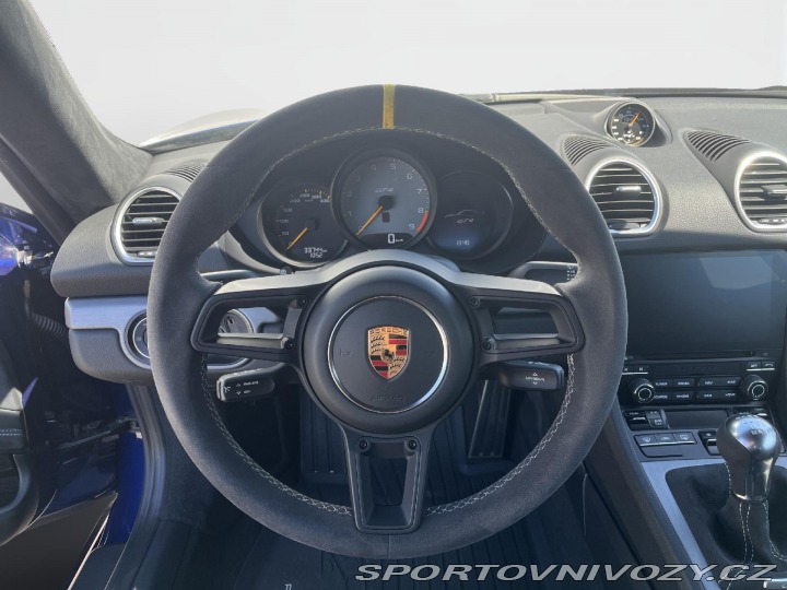 Porsche Cayman GT4 2020