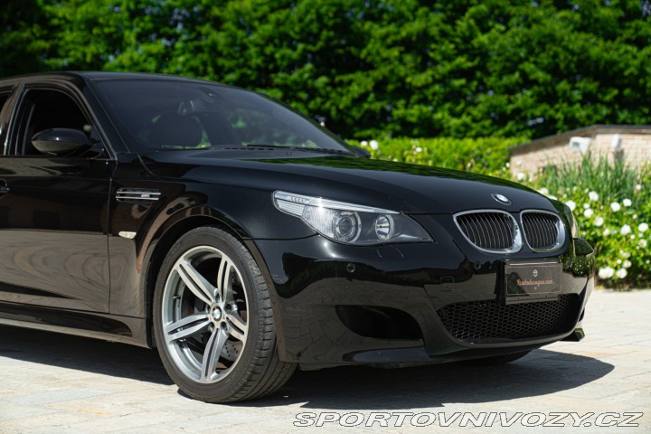 BMW M5  2005