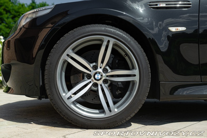 BMW M5  2005