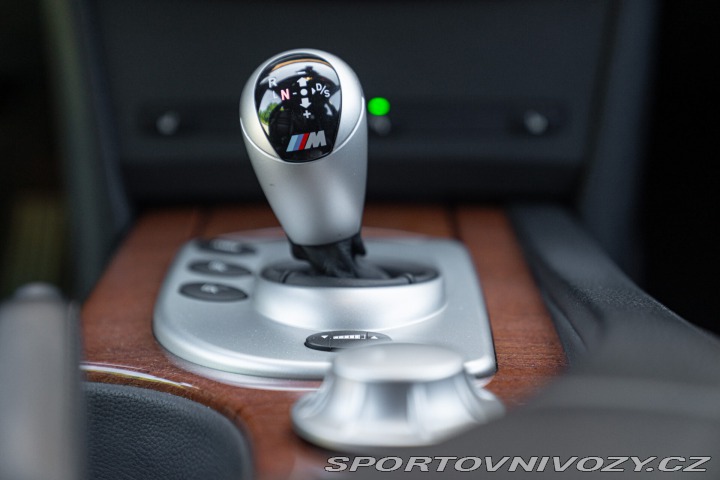 BMW M5  2005
