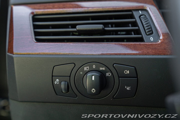 BMW M5  2005