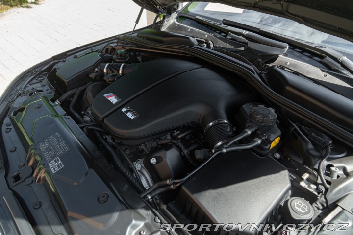 BMW M5  2005