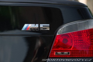 BMW M5  2005