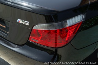 BMW M5  2005