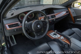 BMW M5  2005