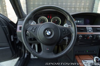 BMW M5  2005