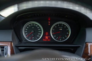 BMW M5  2005
