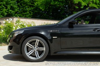 BMW M5  2005