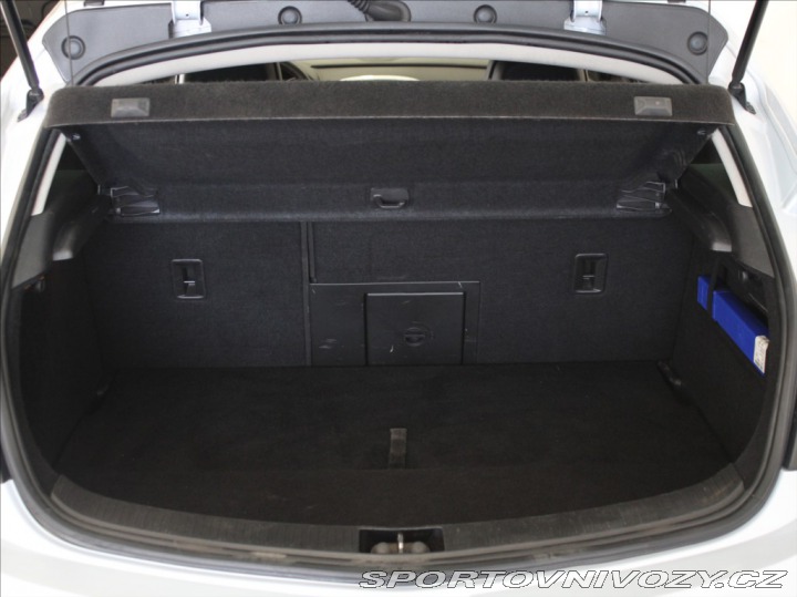 Opel Astra 1,6 Turbo 132kW GTC 2xSad 2012