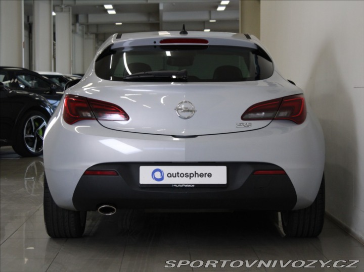 Opel Astra 1,6 Turbo 132kW GTC 2xSad 2012