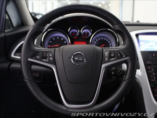 Opel Astra 1,6 Turbo 132kW GTC 2xSad 2012