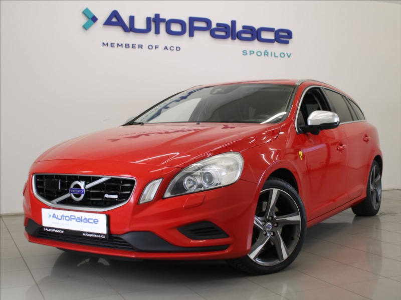 Volvo V60 2,4 D4 AT AWD R-Desing ČR