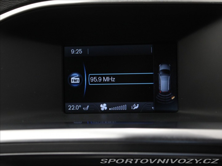 Volvo V60 2,4 D4 AWD R-Desing Výpro 2012