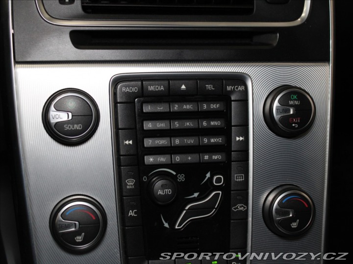 Volvo V60 2,4 D4 AWD R-Desing Výpro 2012