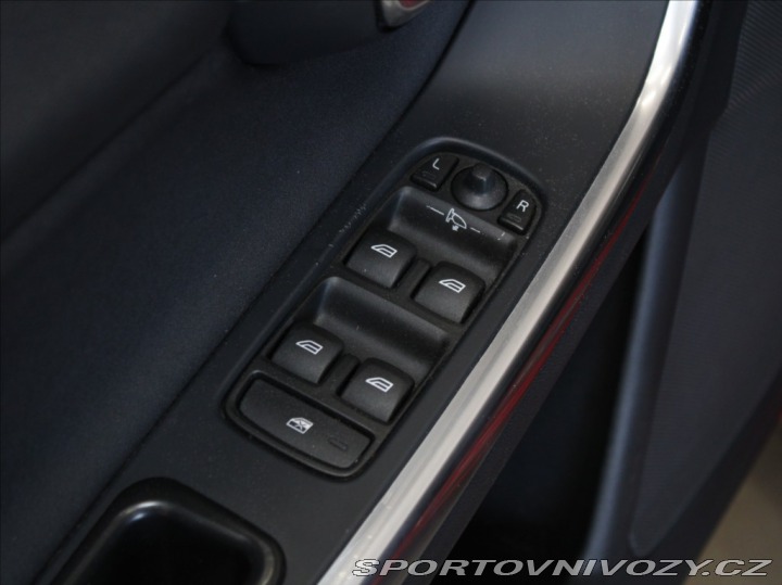 Volvo V60 2,4 D4 AWD R-Desing Výpro 2012